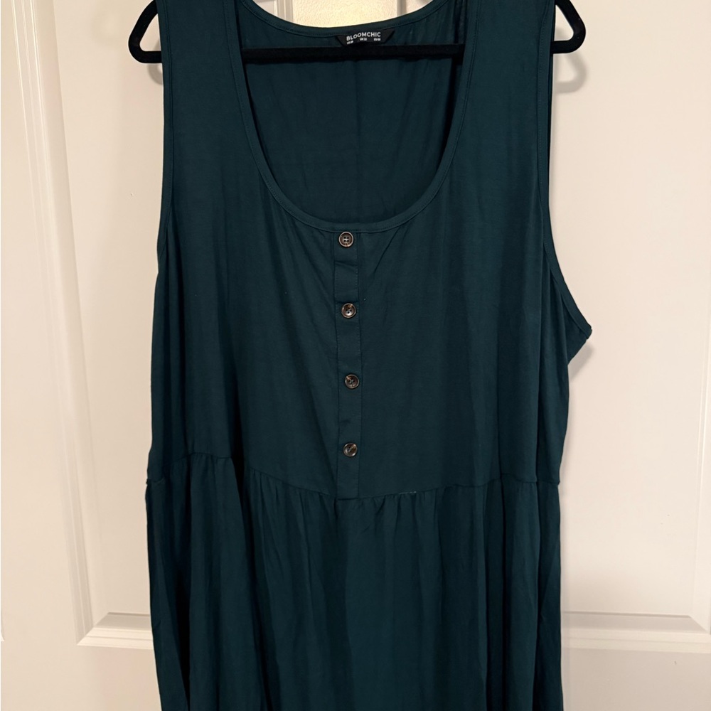 BloomChic Deep Green Button-Front Tank